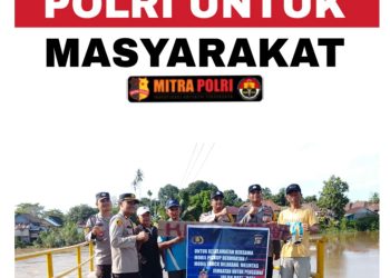 Polsek Rantau Alai, Polres Ogan Ilir, segera bertindak cepat dengan memasang spanduk peringatan di jembatan penghubung antara Desa Lubuk Rukam dan Desa Muara Kumbang, Kecamatan Kandis, Kabupaten Ogan Ilir. Jembatan tersebut mengalami amblas akibat terkikisnya pondasi oleh tingginya permukaan air sungai.
