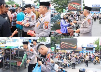 Kapolres Labuhanbatu AKBP Dr. Bernhard L Malau, SIK., MH., bersama jajaran Polres Labuhanbatu menggelar kegiatan berbagi 700 takjil gratis kepada warga masyarakat yang melintas di Jalan MH Thamrin Rantauprapat. Senin, (10/03/2025).