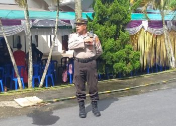 Polsek Tikala Polresta Manado melakukan pengamanan dalam rangka pelaksanaan Ibadah Minggu Sengsara I yang dirangkaikan dengan Perayaan Syukur HUT ke-27 Jemaat GMIM Yudea Paal Dua, pada Minggu (9/3/2025) pukul 09.00 WITA.