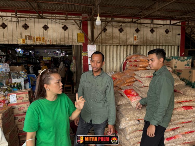 Jajaran Unit Pidsus Sat Reskrim Polres Ogan Ilir melaksanakan kegiatan pengecekan dan monitoring harga serta ketersediaan bahan pokok di wilayah Kabupaten Ogan Ilir, Selasa (11/3/2025).