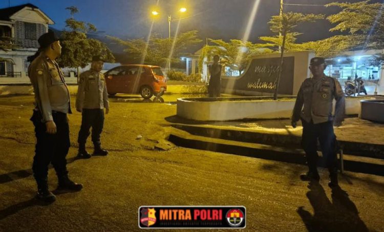 Polsek Tanjung Batu melaksanakan kegiatan pengamanan (Pam) tempat keramaian subuh pada Jumat (14/3/2025) mulai pukul 05.00 WIB hingga 06.00 WIB.