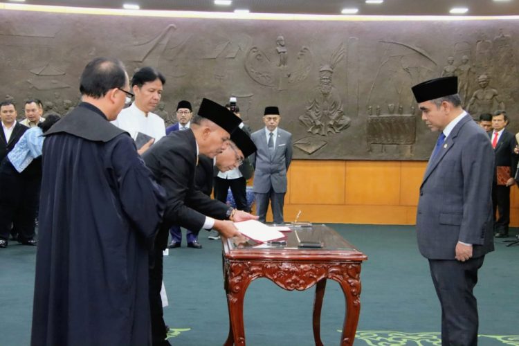 Pelantikan dipimpin oleh Ketua MPR RI Ahmad Muzani di Gedung Nusantara V, Kompleks DPR/MPR RI, Jakarta Pusat, Jumat (14/3/2025).