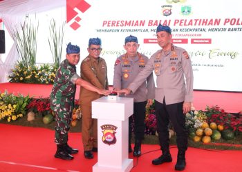 Kapolri Jenderal Pol. Listyo Sigit Prabowo meresmikan Balai Latihan Polisi Peduli Pengangguran (Poliran) Polda Banten, sebuah inisiatif strategis dalam mendukung pemberdayaan masyarakat dan mengatasi masalah pengangguran di wilayah hukum Polda Banten. Peresmian dilaksanakan pada Selasa (18/03/24).