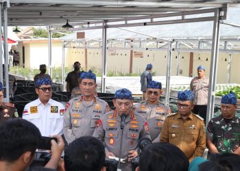 Polri menawarkan kakak dari Briptu Anumerta M Ghalib Surya Ganta, untuk melanjutkan pengabdian sang adik di Korps Bhayangkara.