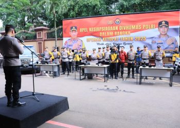 Divisi Humas Polri menggelar apel kesiapsiagaan untuk memastikan kelancaran pengamanan selama bulan Ramadan hingga Idul Fitri. Pada kesempatan tersebut, Kepala Biro Penerangan Masyarakat (Karopenmas) Divhumas Polri, Brigadir Jenderal Polisi (BJP) Trunoyudo Wisnu Andiko, menyampaikan bahwa persiapan telah dilakukan dengan matang, baik dari sisi personel maupun perlengkapan.