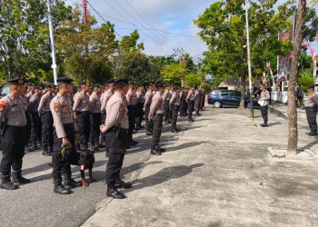 Apel kesiapan digelar pada halaman Kantor KPU Provinsi Kalteng di Jalan Jenderal Sudirman, Kota Palangka Raya, Kalimantan Tengah, yang dipimpin oleh Kabagops, Kompol Permadi, S.E., S.I.K. selaku koordinator tugas pam, Rabu (19/3/2025) pagi.