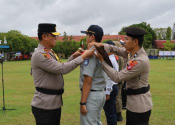 Kepala Kepolisian Daerah Kalimantan Tengah Irjen Pol Iwan Kurniawan, memimpin secara langsung apel gelar pasukan operasi Ketupat Telabang 2025, bertempat di Lapangan Barigas, Mapolda setempat, Kamis (20/3/2025) siang.
