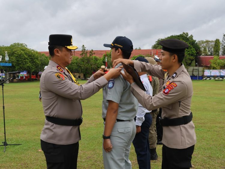 Kepala Kepolisian Daerah Kalimantan Tengah Irjen Pol Iwan Kurniawan, memimpin secara langsung apel gelar pasukan operasi Ketupat Telabang 2025, bertempat di Lapangan Barigas, Mapolda setempat, Kamis (20/3/2025) siang.