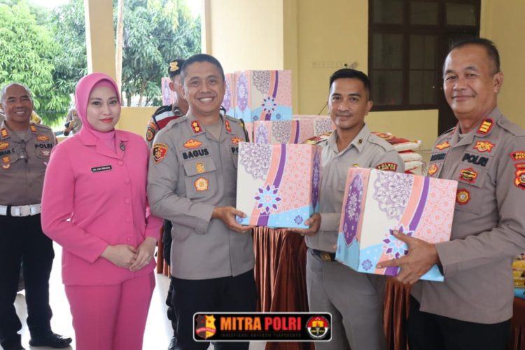 Polres Ogan Ilir menggelar kegiatan Bazar Ramadhan Polri Presisi 2025 yang berlangsung di Aula Penaluan Polres Ogan Ilir. Kegiatan ini juga dirangkaikan dengan Baksos Ramadhan Bhayangkari 2025 yang dilakukan secara serentak di seluruh jajaran kepolisian melalui Zoom Meeting bersama Kapolri.