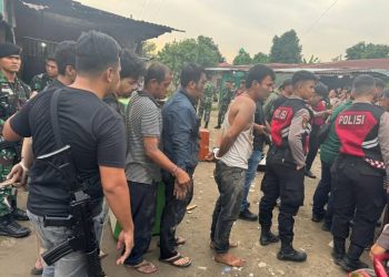 Tim gabungan TNI-Polri dari Kodam I/BB, Deninteldam I/BB dan Reskrim Polda Sumut, menggerebek barak narkoba di Jalan Jermal XV, Gang Dojo dan Gang Kasih pada Rabu (19/3/2025).