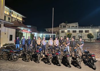 Polres Samosir menggelar Patroli Presisi Malam hingga Minggu dini hari (23/3/2025). Hasilnya, sebanyak 10 unit kendaraan roda dua yang menggunakan knalpot blong berhasil diamankan ke Mako Polres Samosir