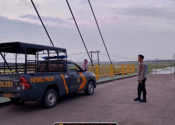 Polsek Indralaya, Polres Ogan Ilir, melaksanakan Patroli Subuh pada Minggu (23/3/2025) mulai pukul 05.00 WIB hingga 06.10 WIB. Kegiatan ini bertujuan untuk mengantisipasi tindak kejahatan 3C (Curat, Curas, Curanmor), tawuran, serta balapan liar yang dapat mengganggu kenyamanan masyarakat.