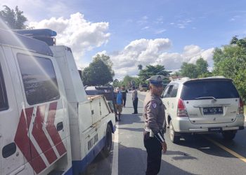 Satlantas Polresta Palangka Raya melaksanakan patroli sambang serta pemantauan pusat keramaian masyarakat dan objek vital guna mengantisipasi kemacetan serta kecelakaan lalu lintas (lakalantas), Minggu (23/3/2025).