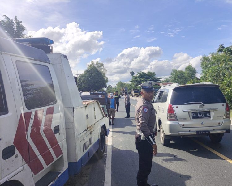 Satlantas Polresta Palangka Raya melaksanakan patroli sambang serta pemantauan pusat keramaian masyarakat dan objek vital guna mengantisipasi kemacetan serta kecelakaan lalu lintas (lakalantas), Minggu (23/3/2025).