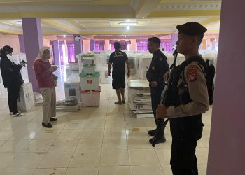 Pengawalan tersebut dilaksanakan mulai dari Kantor Badan Pendapatan Daerah (Bappeda) Kab. Barut menuju ke Gudang Logistik KPU, di Jl. Ahmad Yani, Kabupaten Barito Utara. Minggu (23/3/2025).