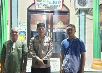 Polsek Urban Wanea Polresta Manado melaksanakan patroli monitoring saat pelaksanaan salat Tarawih di sejumlah masjid di Kecamatan Wanea, Sabtu (22/3/2025).