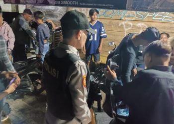 Polsek jajaran Polresta Manado melaksanakan operasi rutin “Sibulan” (Sikat Pemabuk Jalanan) di berbagai titik rawan. Operasi ini bertujuan untuk menindak tegas para pemabuk jalanan yang kerap menjadi pemicu gangguan keamanan, termasuk perkelahian dan tindak kriminal lainnya, Sabtu (22/3/2025) malam.