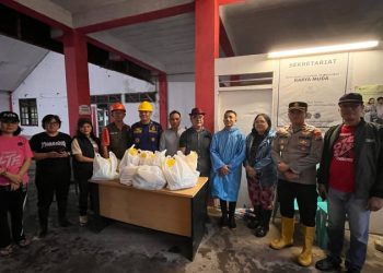 Polsek Wori melakukan pengamanan dan pendampingan dalam kegiatan bakti sosial yang diselenggarakan oleh Badan Penanggulangan Bencana Daerah (BPBD) Kabupaten Minahasa Utara bagi masyarakat Kecamatan Wori yang terdampak banjir dan tanah longsor. Kegiatan ini berlangsung pada Sabtu, 22 Maret 2025, pukul 15.00 WITA.