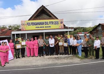 Dandim 0206/Dairi Letkol Inf Goklas Pirtahan Silaban bersama Forum Koordinasi Pimpinan Daerah (Forkopimda) Kabupaten Dairi melakukan pemantauan langsung ke sejumlah Pos Pengamanan dan Pos Pelayanan Operasi Ketupat Toba.