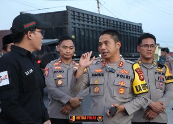 Kapolres Ogan Ilir, AKBP Bagus Suryo Wibowo, S.I.K., turun langsung ke lokasi bersama Kasat Lantas AKP Desram, S.H., Kapolsek Indralaya AKP Juanardi, S.H., dan Kapolsek Tanjung Batu IPTU Akso, S.H., M.H., untuk memastikan kelancaran arus lalu lintas, terutama di tengah tingginya mobilitas kendaraan menjelang Lebaran.