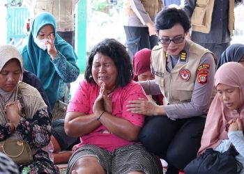 Kegiatan trauma healing ini dipimpin oleh AKBP Hairil Susanto, S.Ps, dari Tim ROPSI SSDM Biro Psikologi Polri, yang berkolaborasi dengan AKBP Ribut Sugeng, M.Psi, selaku Kabag Psikologi Biro SDM Polda Metro Jaya. Mereka merancang program pemulihan trauma dengan metode yang disesuaikan untuk berbagai kelompok usia.