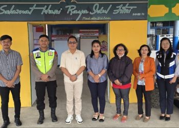 Kadis Kesehatan Kab. Dairi melaksanakan Kunjungan dan Pengecekan kepada Para Nakes yang tugas di Pos-pos Pengamanan dan Pos-pos Pelayanan yang didirikan oleh Polres Dairi.