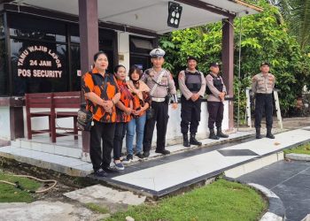 Personel Polresta Palangka Raya melaksanakan pengamanan jalannya ibadah Sholat Idul Fitri 1446 H tahun 2025 di Masjid Raya Darusallam, Jalan G. Obos, Senin (31/3/2025).