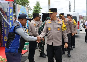 Kapolda Kalimantan Tengah Irjen Pol Iwan Kurniawan, S.I.K., M.Si. didampingi sejumlah pejabat utama Polda melakukan pengecekan Pos Pengamanan Operasi Ketupat Telabang 2025, yang berada di Kota Palangka Raya, Rabu (2/4/2025) pagi.