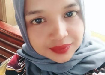 Yulindawati
- Aktivis Perempuan Aceh
- Ketua Umum FAKSI (Fasilitas Akademik dan Advokasi Kantara Simpul Indonesia) Aceh