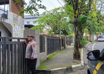 Polsek Wenang melaksanakan patroli rumah kosong di wilayah Kecamatan Wenang pada Jumat, 04 April 2025.
