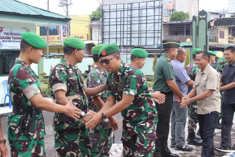 Keluarga besar Kodim 1016/Palangka Raya menggelar acara Halal Bihalal usai Hari Raya Idul Fitri 1446 H. Acara ini diselenggarakan di Halaman Makodim 1016/Palangka Raya Jl.A.Yani No 80, Kota Palangka Raya, Rabu (09/04/25).