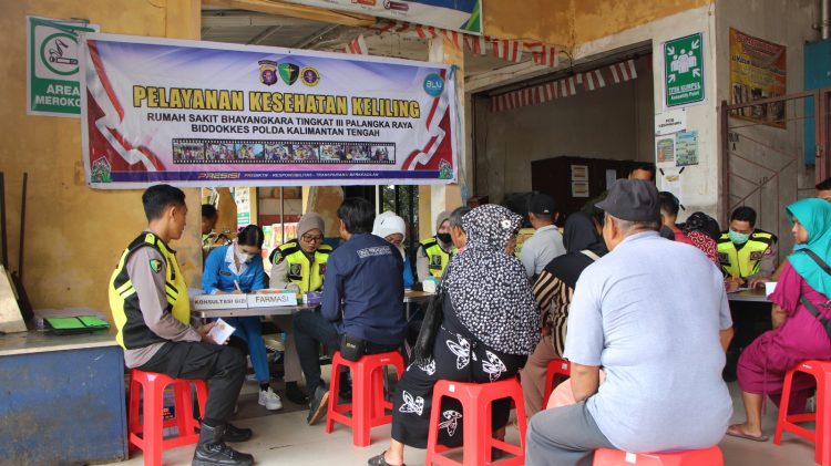 Rumah Sakit (Rumkit) Bhayangkara Tingkat III Palangka Raya Polda Kalteng kembali mengadakan program kegiatan Pelayanan Kesehatan Keliling (Yankesling) atau pemeriksaan kesehatan gratis terhadap masyarakat pasca lebaran Idul Fitri 1446 Hijriah, Kamis (10/4/2025) pagi.