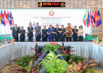 Delegasi Kepolisian Negara Republik Indonesia (Polri) yang dipimpin oleh Kadivhubinter Polri, Irjen Pol Dr. Krishna Murti, S.I.K., M.Si., bersama Brigjen Pol Dodied Prasetyo Aji, S.I.K., M.H., mengikuti pertemuan ASEAN SOMTC Working Group on Arms Smuggling (WG on AS) ke-7.