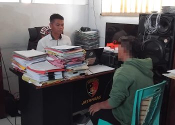 Tim 1 Patroli Tarsius Presisi Polres Bitung bergerak cepat mengamankan seorang pria berinisial RR (24), pelaku penganiayaan terhadap dua warga di Kompleks Tinombala, Kelurahan Pateten Tiga, Kecamatan Maesa, Kota Bitung.