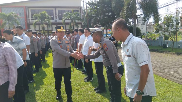 Kapolres Bitung AKBP ALBERT ZAI.,SIK.,MH, memberikan apresiasi kepada personel Polres Bitung dan Polsek jajaran atas pelaksanaan tugas, khususnya pengamanan Hari Raya Idul Fitri 1446 H/2025.