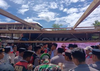 Eksekusi dimulai pukul 10.00 WIB dan mendapat pengamanan ketat dari Polres Samosir bersama stakeholder terkait. Pengamanan ini dilakukan atas dasar permintaan resmi dari Pengadilan Negeri Balige.