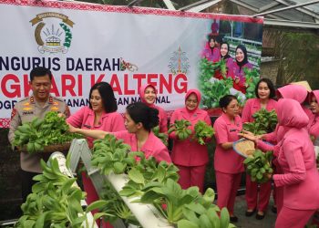 Kegiatan tersebut dipimpin langsung oleh Kapolda Kalteng, Irjen Polisi Iwan Kurniawan, didampingi Ketua Bhayangkari Daerah Kalteng, Ny. drg. Irene Dewayani Iwan Kurniawan, Wakapolda Kalteng, Brigjen Pol Dr. Rakhmad Setyadi dan sejumlah pejabat utama Polda Kalteng.