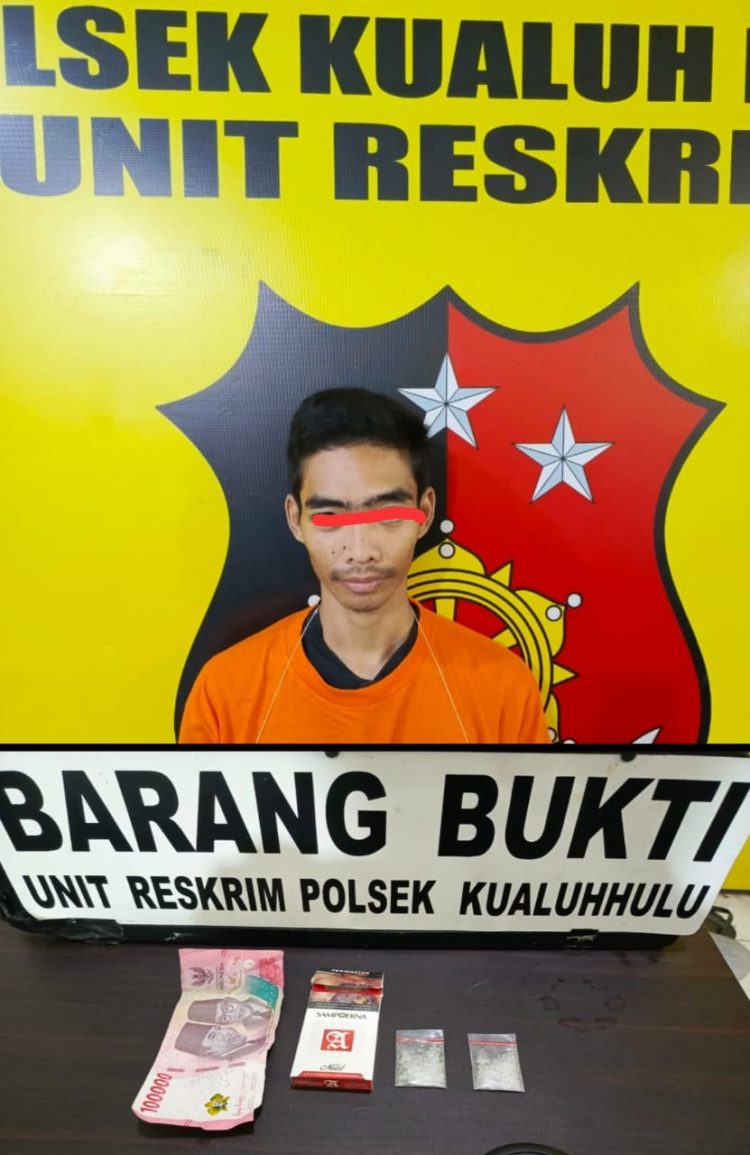 Unit Reserse Kriminal (Reskrim) Polsek Kualuh Hulu Polres Labuhanbatu berhasil meringkus pengedar narkoba berinisial AP (28) Tahun yang kedapatan mengantongi narkotika jenis sabu di SPBU Aek Kanopan, Kabupaten Labura, Sumut pada Rabu (16/04/2025).