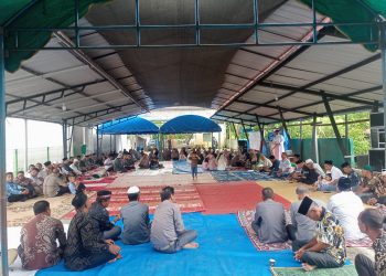 keturunan Teuku Adnan Nagan Raya menggelar silaturahmi untuk pertama kalinya yang digelar Minggu (20/04/25) di Gampong Kuta Baro, Kecamatan Seunagan Kabupaten Nagan Raya.