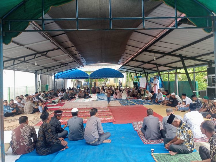 keturunan Teuku Adnan Nagan Raya menggelar silaturahmi untuk pertama kalinya yang digelar Minggu (20/04/25) di Gampong Kuta Baro, Kecamatan Seunagan Kabupaten Nagan Raya.
