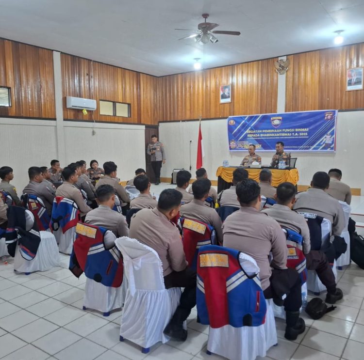 Ditbinmas Polda Kalteng melakukan pembinaan kepada Bhabinkamtibmas Polres Gunung Mas (Gumas), Senin (21/4/2025) siang.