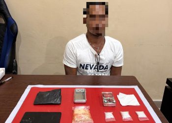 Petugas mengamankan seorang pria berinisial Dn (50) yang diduga kuat sebagai pengedar narkotika golongan I jenis sabu.