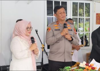 Kepala Kepolisian Daerah Kalimantan Tengah Irjen Pol Iwan Kurniawan, menghadiri secara langsung acara Halal Bihalal dan Silaturahmi dengan Keluarga Besar Pengadilan Tinggi Palangka Raya, di Rumah Dinas Kepala Pengadilan Tinggi (KaPT) Palangka Raya, di Jalan MH. Thamrin, Kota Palangka Raya, Rabu (9/4/2025).