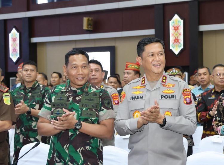 Kapolda Kalimantan Tengah Irjen Pol Iwan Kurniawan, menghadiri pembukaan Musyawarah Perencanaan Pembangunan (Musrenbang) Rencana Kerja Pemerintah Daerah (RKPD) Prov Kalteng Tahun 2025, di Aula Jayang Tingang, Kantor Gubernur setempat, Kamis (10/4/2025).