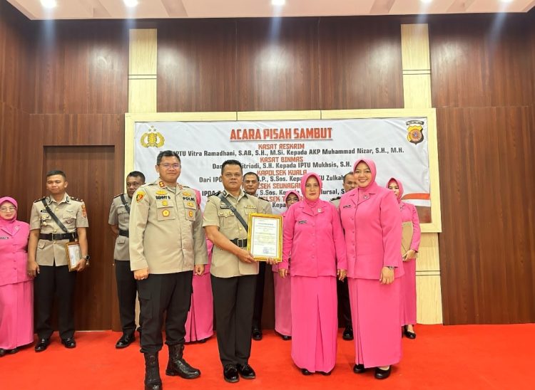 Sertijab AKP Muhammad Nizar resmi menjabat Kasat Reskrim Polres Nagan Raya, menggantikan IPTU Vitra Ramadani yang saat ini dipromosikan menjadi Ps Panit 1 Unit 3 Subdit 4 Ditreskrimsus Polda Aceh.
