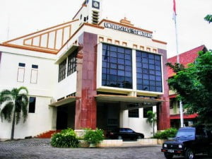 Beradu di USM, SMAN 1 Jakenan Pati Jawara LCC Ekonomi