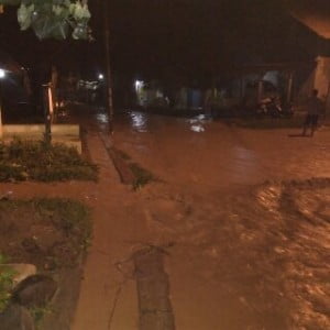 Sungai Beringin Meluap, Perjalanan Kereta Api Terganggu?
