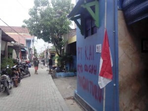Bakal Dieksekusi PT KAI, Bendera Setengah Tiang Berkibar di Kebonharjo