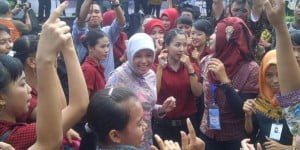 Waduh! Istri Pak Gub Sedang Galau
