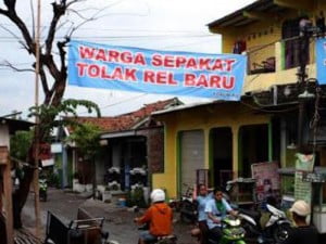 Ditentang Warga, PT KAI: Pembongkaran Akan Tetap Kami Lakukan!